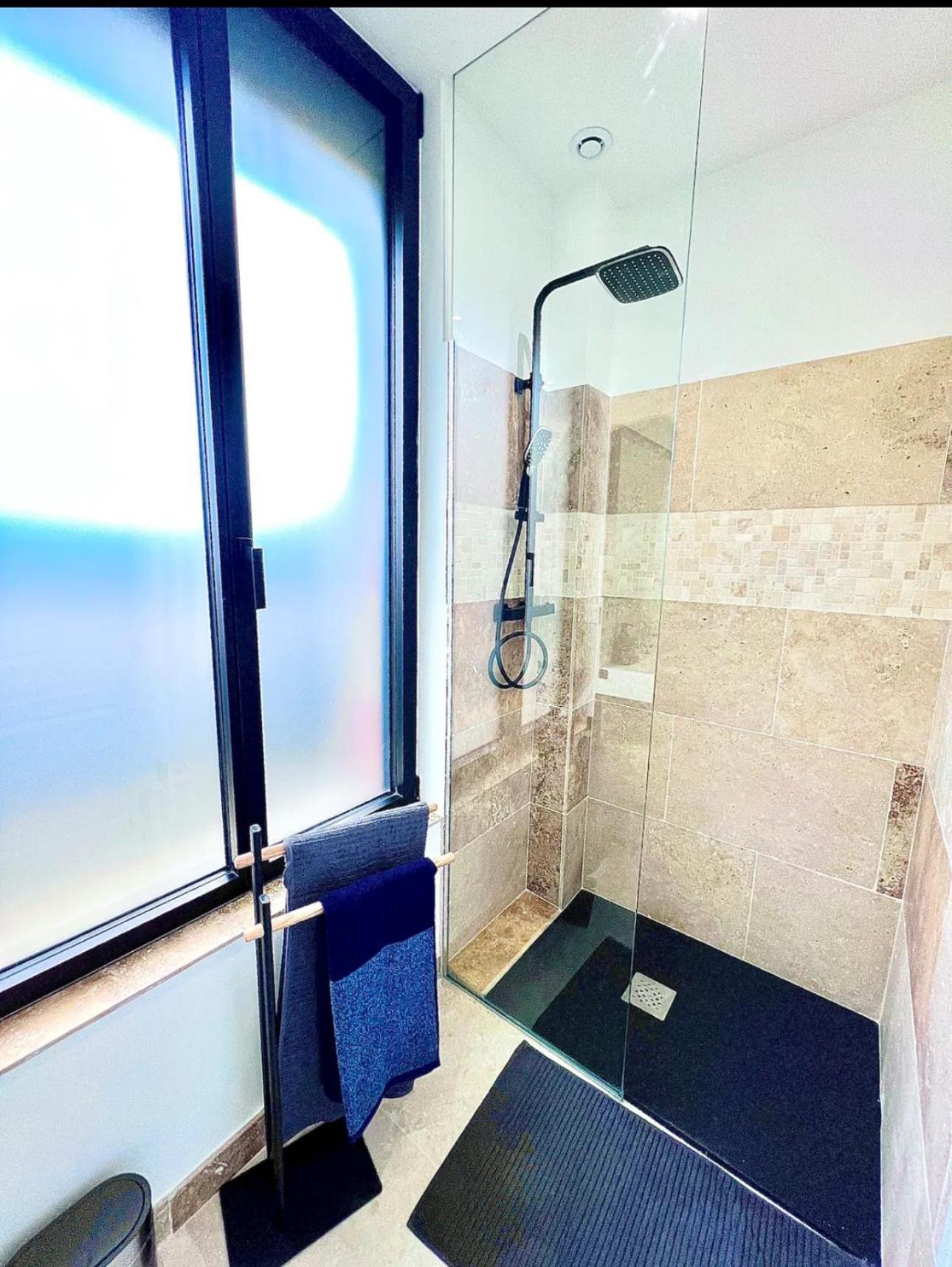 La Maison Du Faubourg Jacuzzi วิทรี เลอ ฟรองซัวส์ ภายนอก รูปภาพ